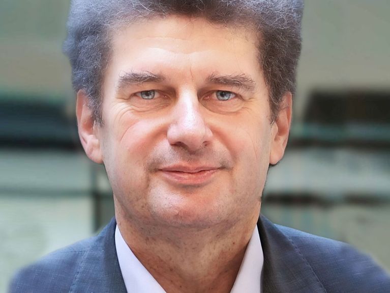 Professeur Thomas Rauschenbach de l’institut allemand Fraunhofer-Gesellschaft 