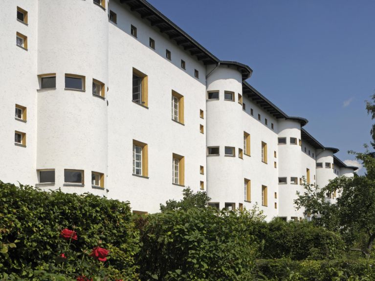 Bruno Taut’s Horseshoe Estate in Berlin-Neukölln Bruno Taut’s Horseshoe Estate in Berlin-Neukölln
