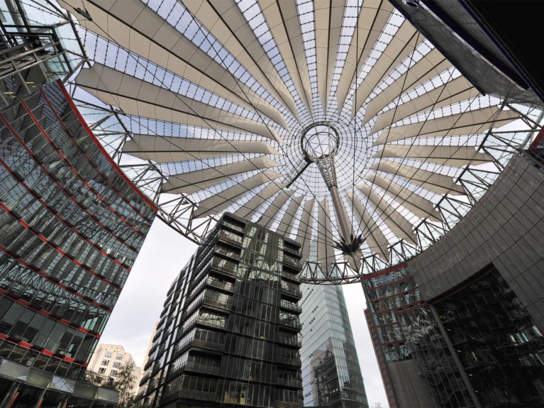 Helmut Jahn, Sony Center at Potsdamer Platz in Berlin Helmut Jahn, Sony Center at Potsdamer Platz in Berlin