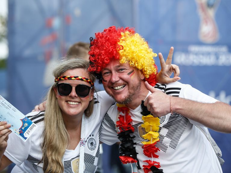 Fußball-WM 2018: Fußball-Karneval: Beim Public Viewing ist Partystimmung angesagt.