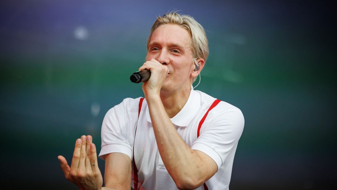 Felix Kummer, singend