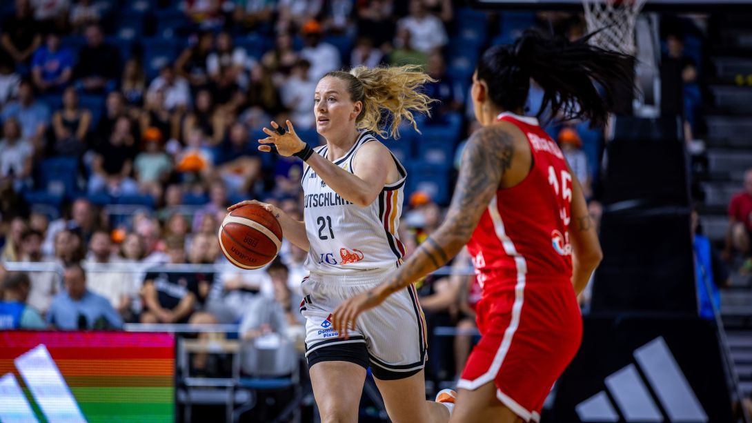 Bereit für die Basketball-WM: Marie Gülich, Kapitänin der deutschen Nationalmannschaft, im Vorbereitungsspiel gegen die Türkei 