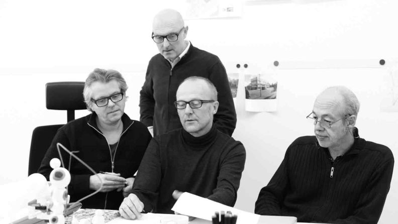 „Inges Idee“: die Künstler Axel Lieber, Hans Hemmert, Thomas Schmidt und Georg Zey (von links nach rechts) „Inges Idee“: die Künstler Axel Lieber, Hans Hemmert, Thomas Schmidt und Georg Zey (von links nach rechts)