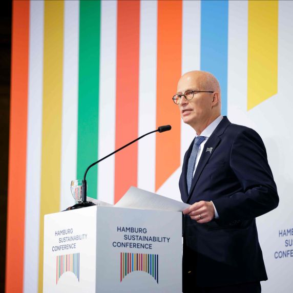 Hamburgs Bürgermeister Peter Tschentscher bei der HSC 2024 