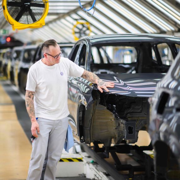 Die Autoproduktion in Deutschland steigt. 