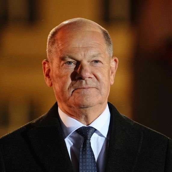Zapfenstreich für Scholz 