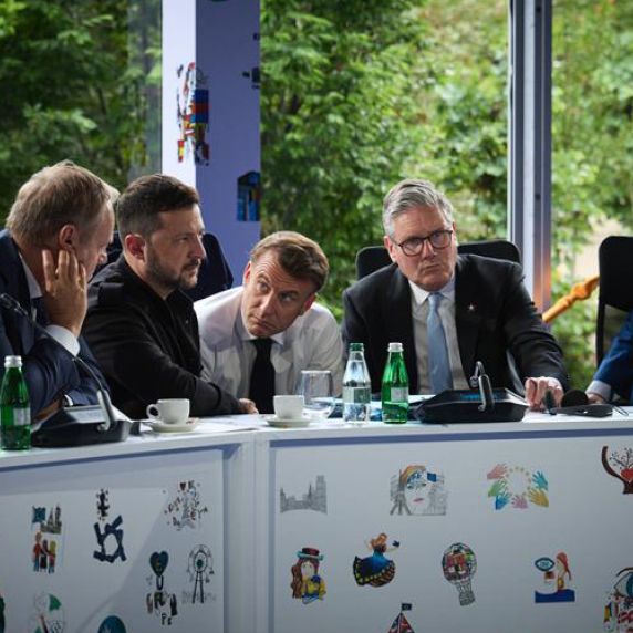 In Tirana telefonierten die Staats- und Regierungschefs Tusk, Selenskyj, Macron, Starmer und Merz mit US-Präsident Trump zu den aktuellen Gesprächen zwischen russischen und ukrainischen Unterhändlern in Istanbul. 