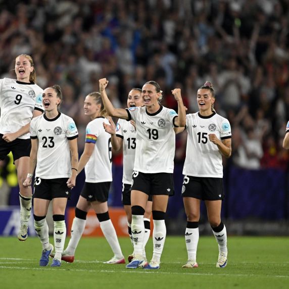Deutsche Fußballerinnen erreichen EM-Halbfinale 