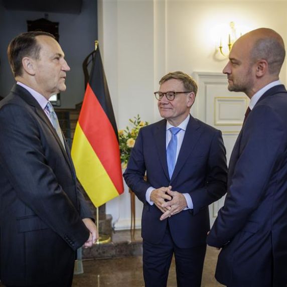 Außenminister Wadephul mit seinen Amtskollegen Radoslaw Sikorski (Polen, l.) und Jean-Noël Barrot (Frankreich, r.) 