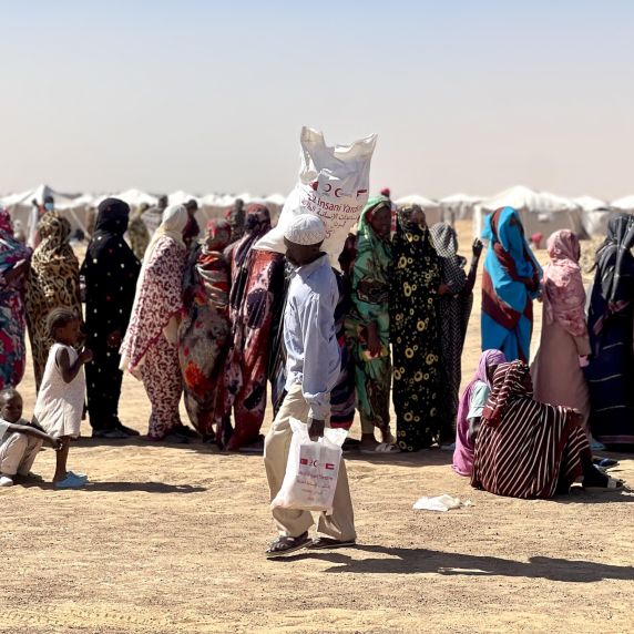 Rund zwei Drittel der Bevölkerung im Sudan sind auf Hilfe angewiesen.