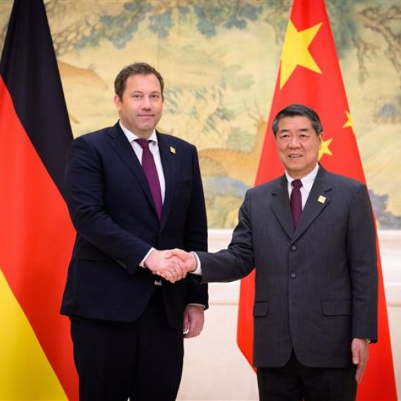 Bundesfinanzminister Lars Klingbeil und He Lifeng, Vize-Premierminister Chinas für Wirtschaft und Finanzen