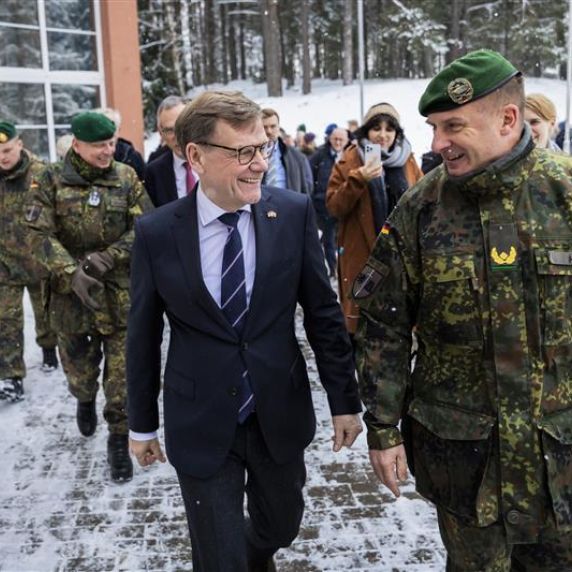 Außenminister Johann Wadephul mit Brigadegeneral Christoph Huber.