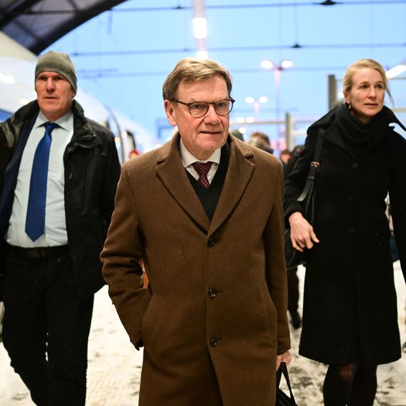 Bundesaußenminister Johann Wadephul besucht Lettland und Schweden.
