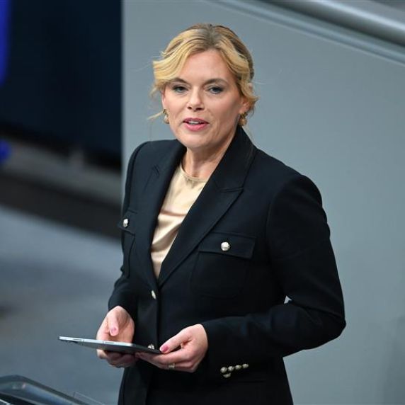 Klöckner bei ihrer Rede im Bundestag zum Gedenken an die Opfer des Nationalsozialismus