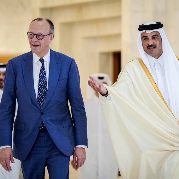 Bundeskanzler Friedrich Merz und Scheich Tamim bin Hamad Al-Thani in Doha, Katar