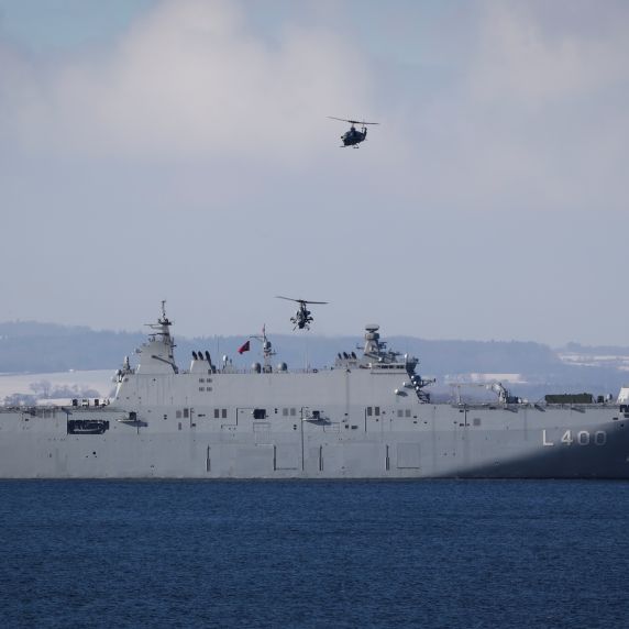 Das türkische Angriffsschiff „L400 Anadolu“ beim Nato-Manöver „Steadfast Dart 26“ in der Ostsee vor Putlos.