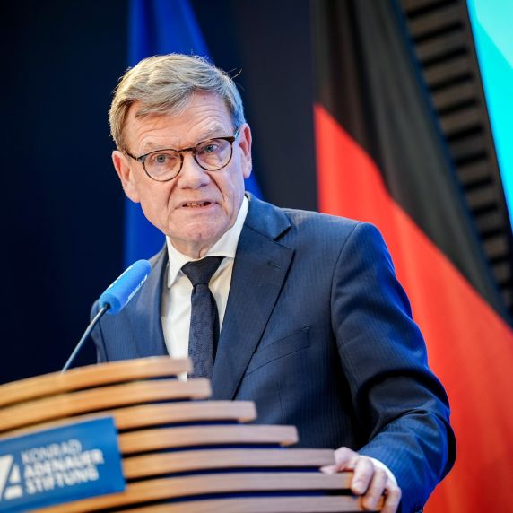 Außenminister Wadephul versucht, Schwung in die Debatte über Reformen zu bringen.