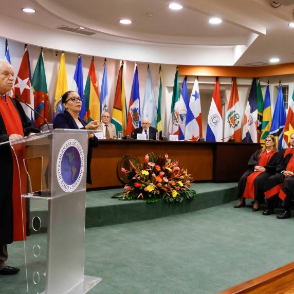 Der IAGMR mit Präsident Ricardo C. Pérez Manrique