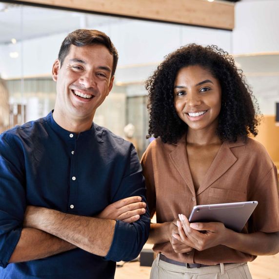 Menschen mit Einwanderungsgeschichte füllen Lücken in Engpassberufen.