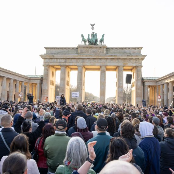 Demonstration in Berlin gegen sexualisierte digitale Gewalt