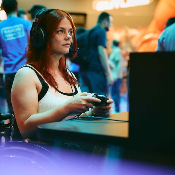 Besucherin der Gamescom 2024