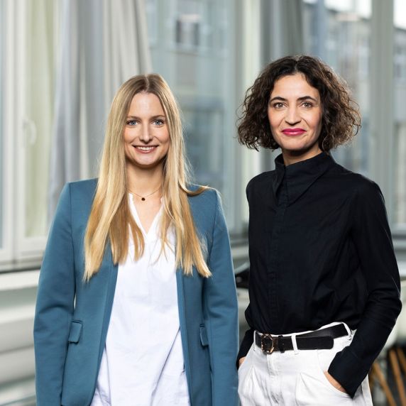 Josephine Ballon und Anna-Lena von Hodenberg 