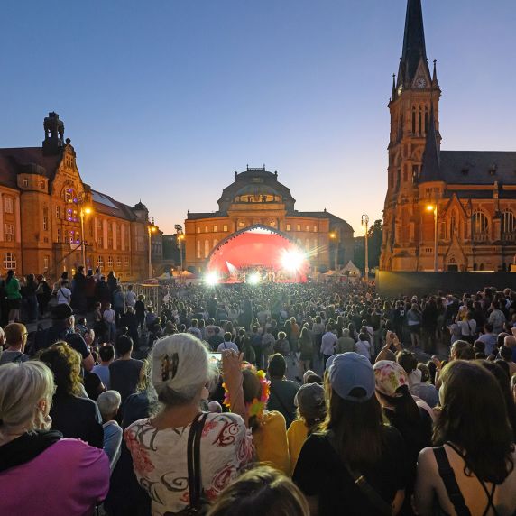Eine Bühne auf dem Kosmos-Festival im Sommer 2025.