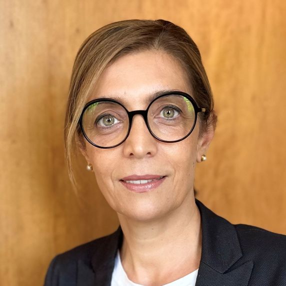 Die Bremer Augenärztin Parisa Fathi