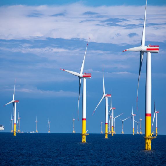 Windkraft ist eine zentrale nachhaltige Energiequelle. 