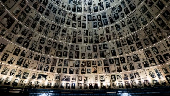 Gedenken an ermordete Juden: die Halle der Namen in Yad Vashem