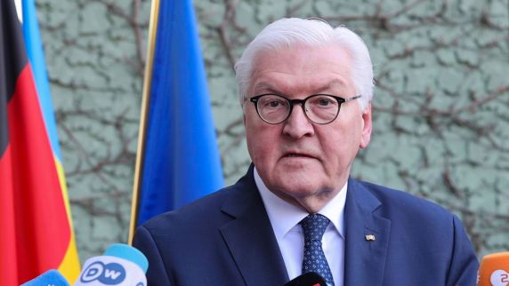  Steinmeier telefoniert mit Selenskyj