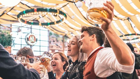 Oktoberfest: eine riesige Party  