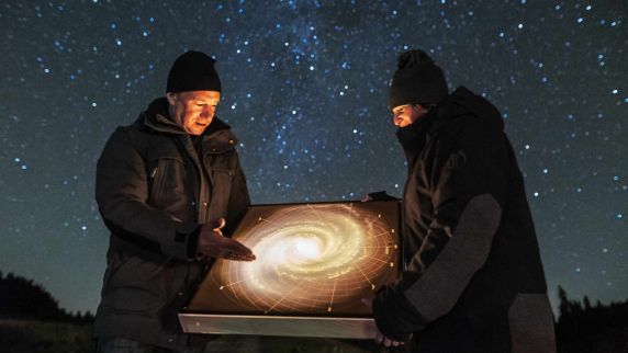 Manuel Philipp und Alina Baginski von Paten der Nacht im Sternenpark Winkelmoosalm 