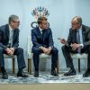Die europäischen Staaten rücken näher zusammen. Hier Bundeskanzler Merz (r) mit Frankreichs Präsident Macron (M) und Großbritanniens Premierminister Starmer