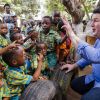 Bundesarbeitsminister Heil mit Schülern in Ghana