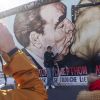Das wohl bekannteste Kunstwerk der East Side Gallery: Der "Bruderkuss" zwischen Breschnew und Honecker von Dmitri Vrubel