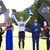 Die Sieger der Tour de France stehen auf dem Podium. 