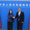 Bundeswirtschaftsministerin Katherina Reiche mit Chinas Handelsminister Wang Wentao