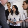 Entwicklungsministerin Reem Alabali Radovan am Flughafen in Larnaca, Zypern. Dorthin war der Regierungsflieger umgeleitet worden.