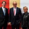 Mercedes-Benz-Chef Ola Källenius, Bundeskanzler Friedrich Merz und Nvidia-Chef Jensen Huang beim Investitionsgipfel in Berlin