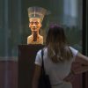 Büste der Nofretete im Nordkuppelsaal des Neuen Museums  