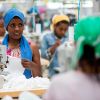 Arbeiterinnen in einer modernen Textilfabrik in Addis Abeba