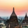 Die Königsstadt Bagan in Myanmar bei Sonnenuntergang