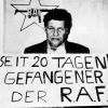 Hanns Martin Schleyer vor dem Symbol der Rote Armee Fraktion (RAF)