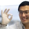 Dr. Tian Qui forscht zu Mikrorobotern