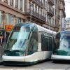 Große Fenster und ein gefälliges Design: Straßenbahn in Straßburg.