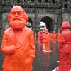 Karl-Marx-Figuren aus Kunststoff vor der Porta Nigra in Trier