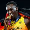 Owen Ansah freut sich bei der Leichtathletik-EM in Birmingham über Gold im 200-Meter-Sprint.  