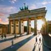 Das Brandenburger Tor in Berlin zählt zu den wichtigsten Wahrzeichen der deutschen Geschichte. 
