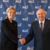 Bildungsministerin Karin Prien mit Dani Dayan, dem Vorsitzenden von Yad Vashem